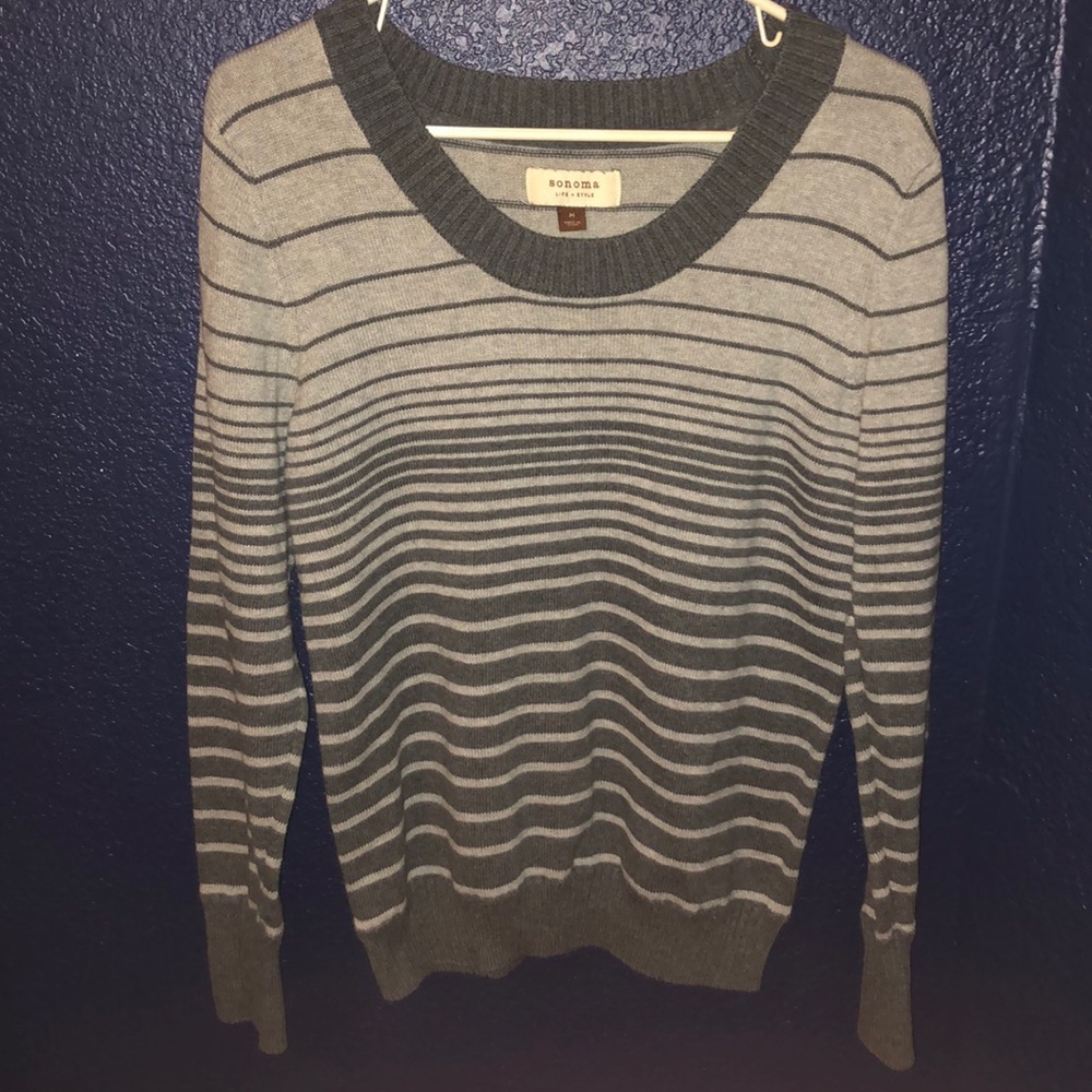 Grey sweatshirt